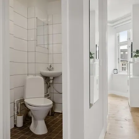 Apartament Bright With Balcony Close To Center Kopenhaga