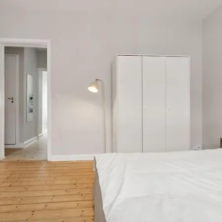 Bright With Balcony Close To Center Kopenhagen